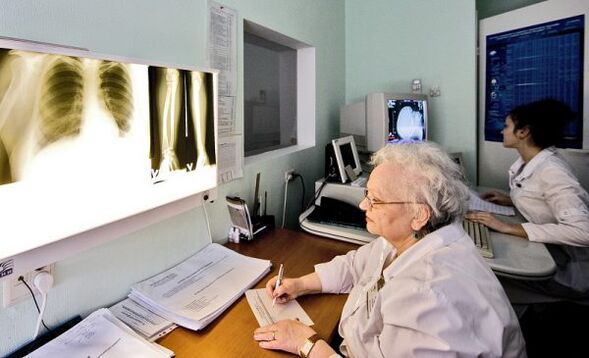 Radiografía empregada para diagnosticar a dor nas costas