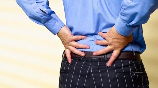 Síntomas e manifestacións da osteocondrose lumbar
